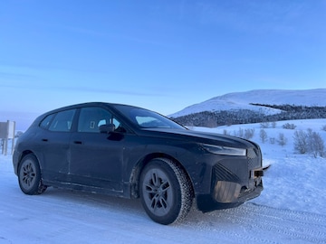 BMW iX xDrive50 (2022)