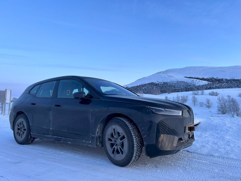 BMW iX xDrive50 (2022)