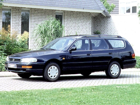 Toyota Camry Customwagon 2.2 GLi (1996)