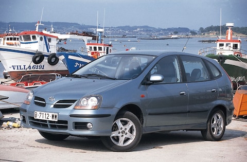 Nissan Almera Tino 2.2 Di Ambience (2000)