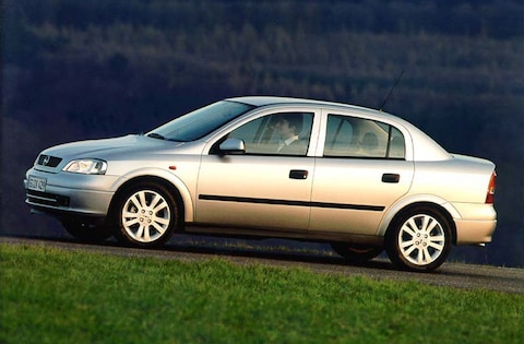 Opel Astra 1.6i-16V GL (1999)