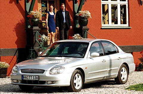 Hyundai Sonata 2.5i V6 24V GLS Luxe (2000)