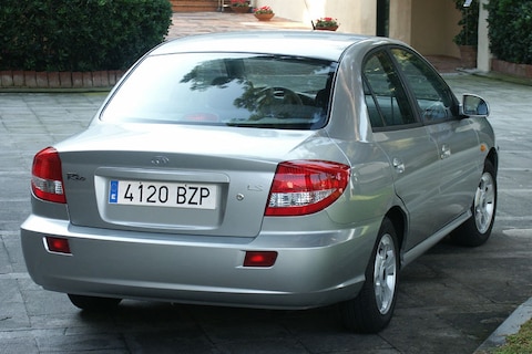 Kia Rio 1.5 LS Ice (2004)