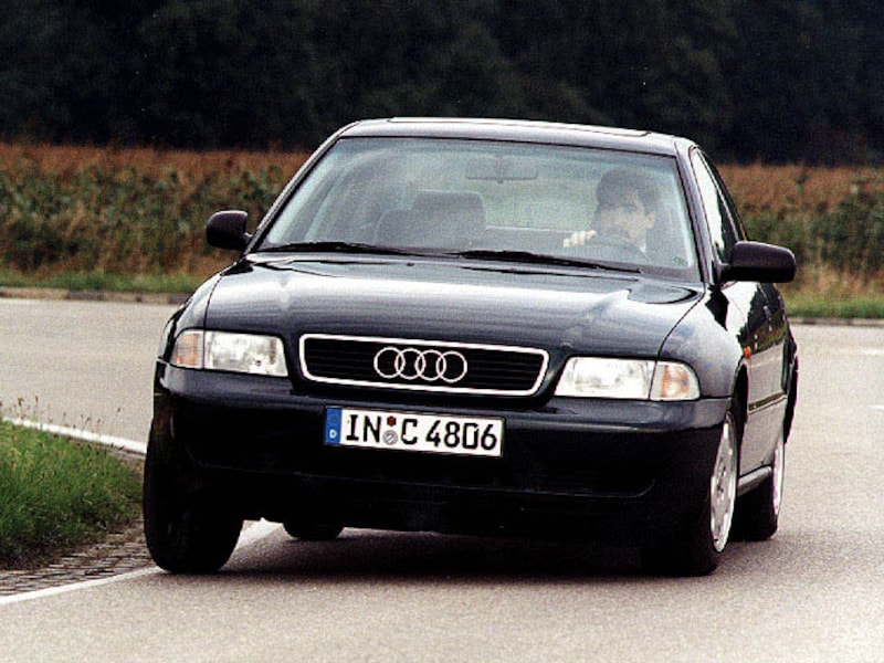 2000 можно 2000. Audi a4 1995. Ауди а4 quattro 1995. Audi a6 1995. A4 b5 1995.