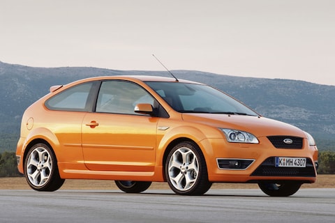 Ford Focus 2.5 20V Turbo ST (2006)