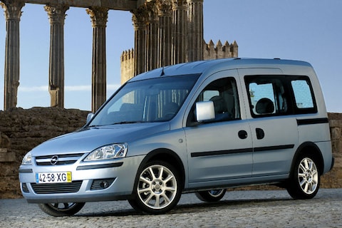 Opel Tour 1.7 CDTi Njoy (2005)