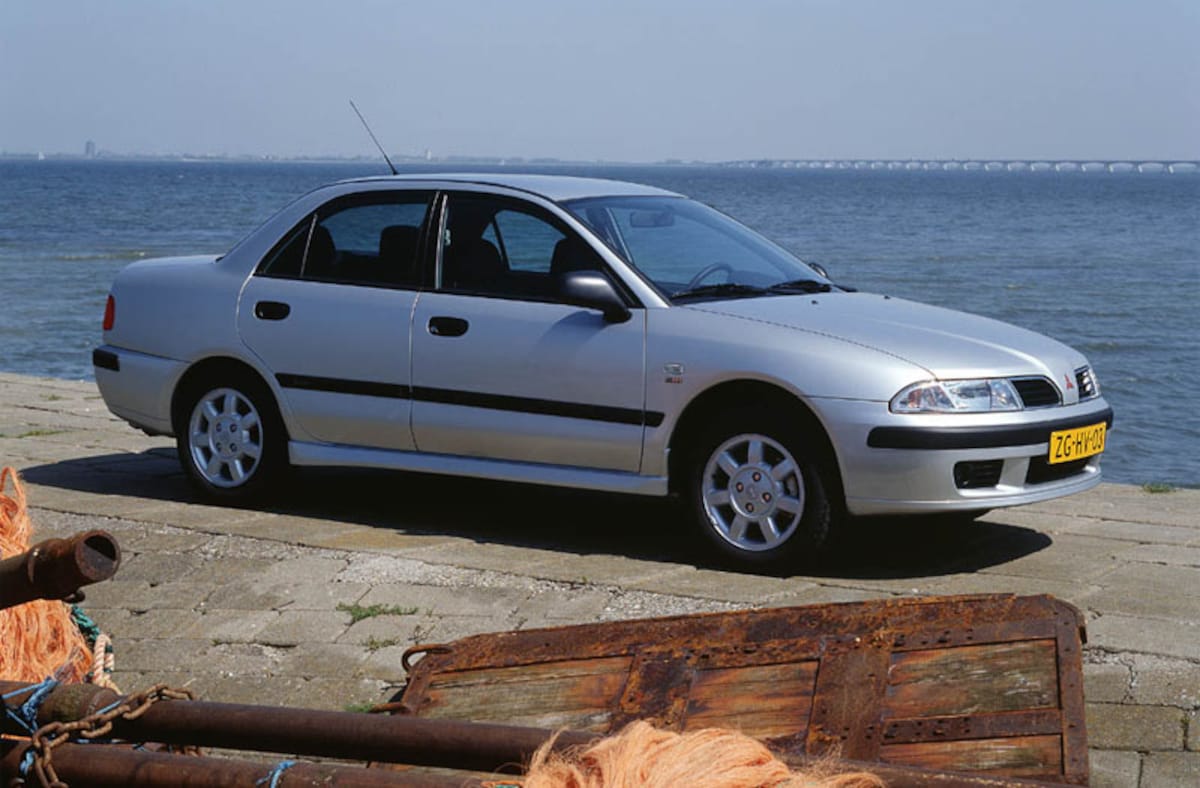 Mitsubishi Carisma 1.8 GDI Comfort (2000) review - AutoWeek