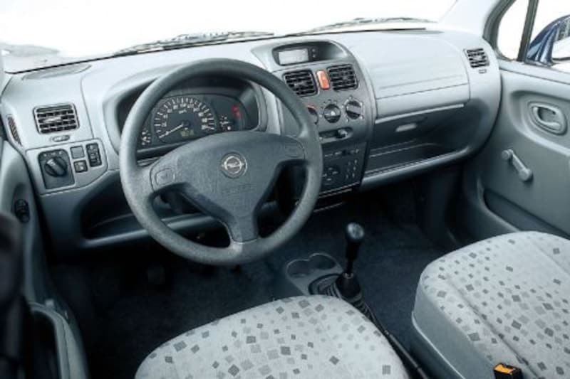 Opel Agila 1.0 12V Comfort (2001) Autotest - AutoWeek