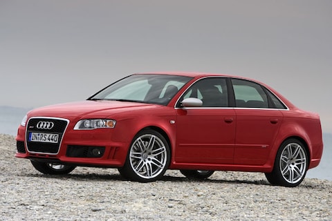 Audi RS4 4.2 FSI quattro (2007)