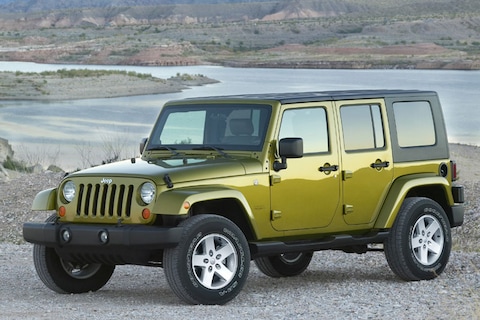 Jeep Wrangler Unlimited 3.8 Sahara (2007)