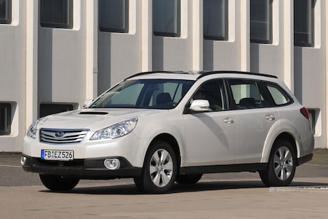 Subaru Outback 2.5i Executive (2010)