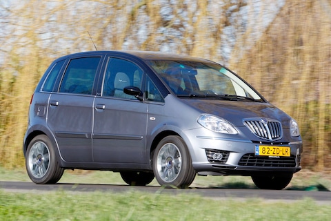 Autotests van de Lancia Musa - Test - AutoWeek