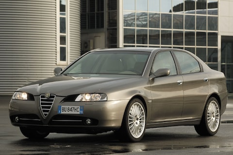 Alfa Romeo 166 3.0 V6 24V Distinctive (2004)