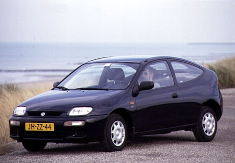 Mazda 323 1.8i GLX (1995)