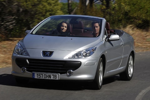 Peugeot 307 CC 2.0-16V (2006)