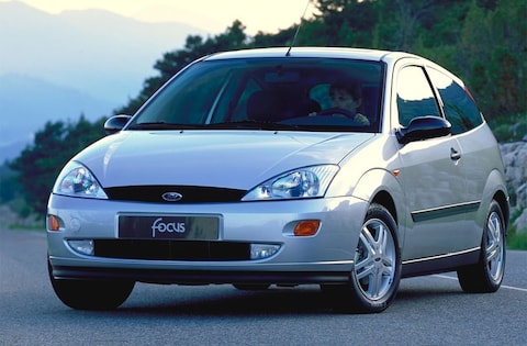 Ford Focus 1.8i 16V Trend (1999)