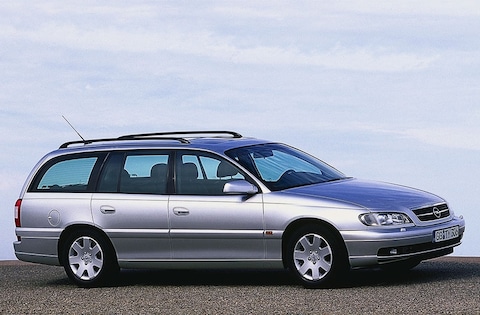 Opel Omega Stationwagon 2.5 DTi Business Edition (2002)