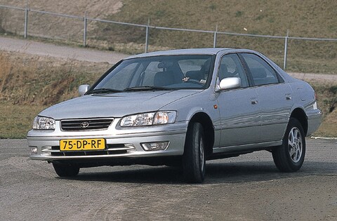 Toyota Camry 2.2i GX (1999)