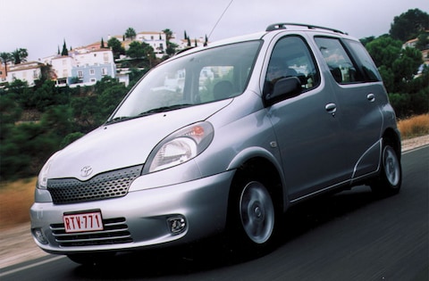 Toyota Yaris Verso 1.3 16v VVT-i Linea Luna