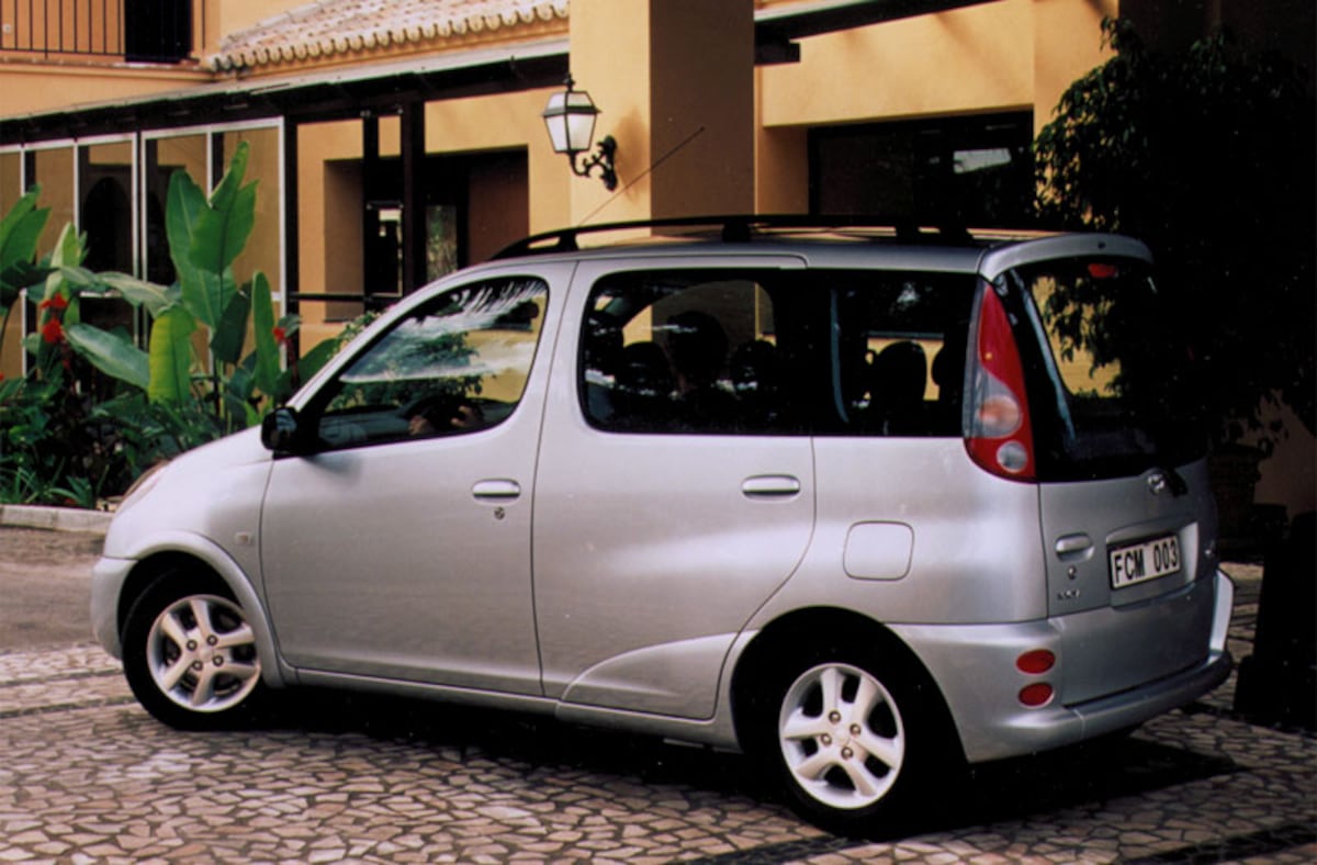 Toyota Yaris Verso 1.3 16v VVT-i Linea Luna (2001) review