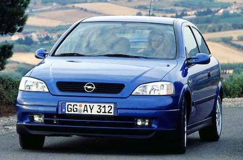 Opel Astra 2.0i-16V OPC (2000)