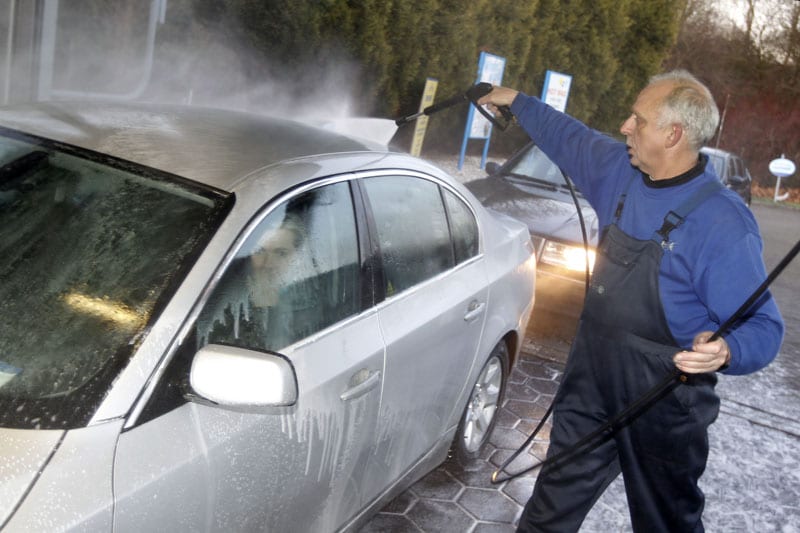 Tips om je auto goed te wassen - AutoWeek