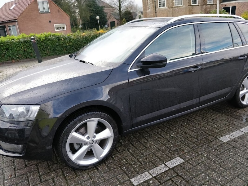 Skoda Octavia Combi 1.6 TDI 105pk Greentech Elegance Bus (2013)