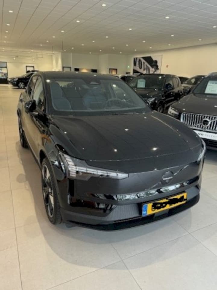 Volvo EX30 Single Motor Extended Range Ultra (2024)