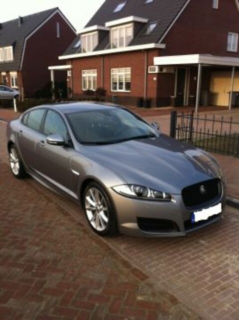 Jaguar XF 2.2D (2012)