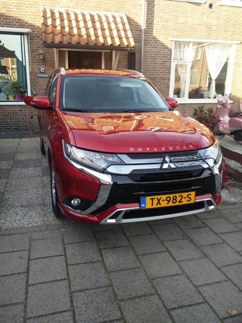 Mitsubishi Outlander PHEV Pure