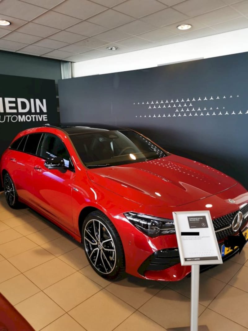 Mercedes-Benz CLA 250 e Shooting Brake Business Solution AMG (2025)