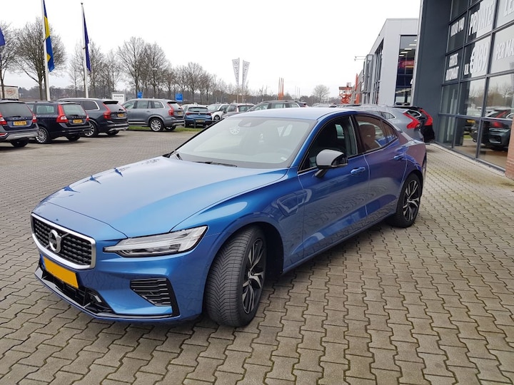 Volvo S60 T6 Twin Engine AWD R-Design (2020)
