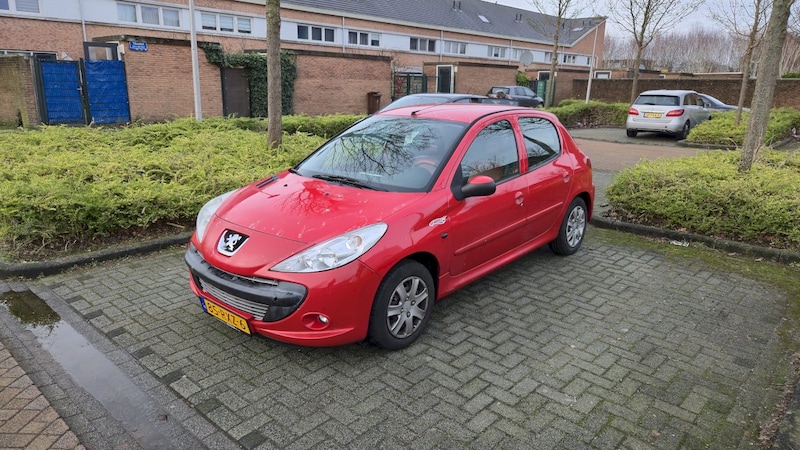 Peugeot 206+ XS 1.4 (2011)
