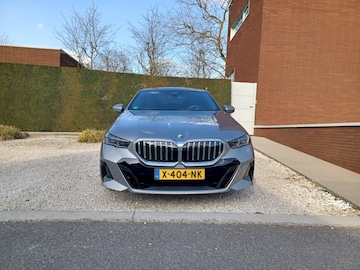 BMW 530e (2023)