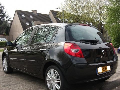 Renault Clio 2.0 16V Initiale (2007)