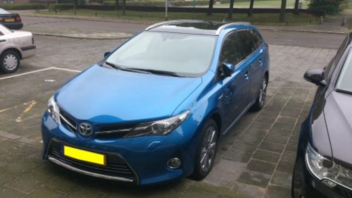 Toyota Auris Touring Sports 1.8 Hybrid Lease Pro (2013)