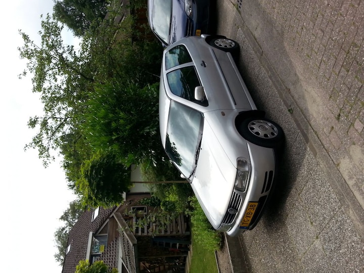 Volkswagen Polo 1.6 (1998)
