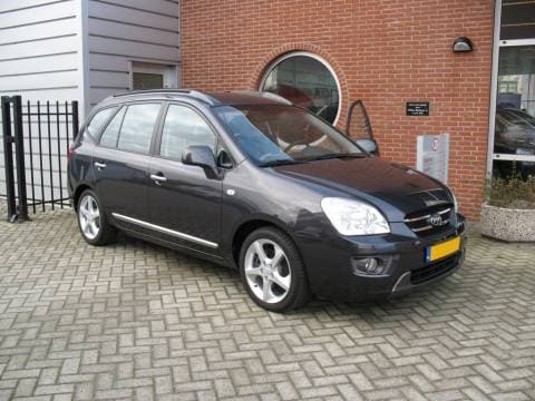 Kia Carens 2.0 CVVT X-ecutive (2007)