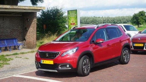 Peugeot 2008 Allure 1.2 Puretech 130 (2016)