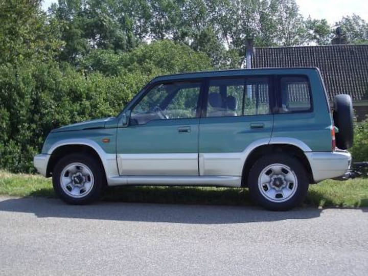 Suzuki Vitara Villager V6 (1997)