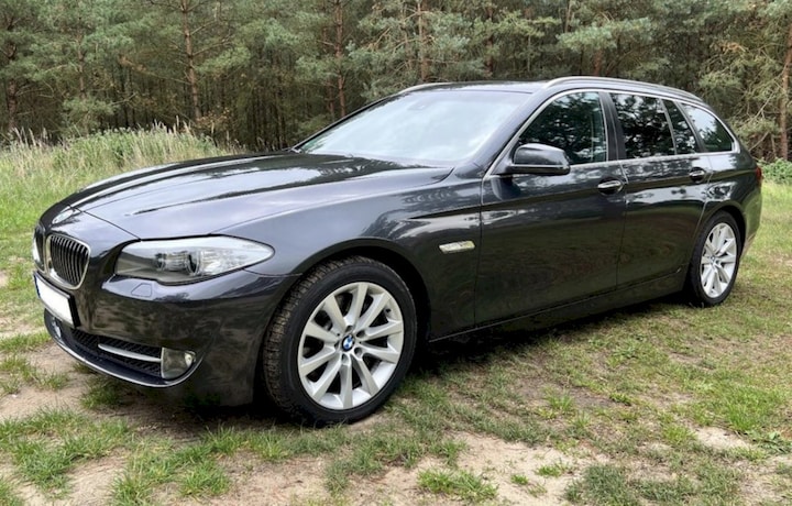 BMW 528i Touring High Executive (2010)
