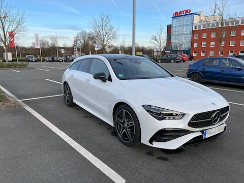 Mercedes-Benz CLA 200 Shooting Brake AMG Line