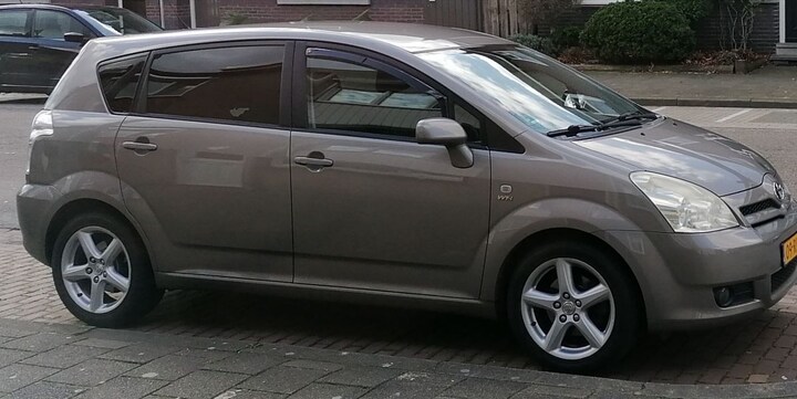 Toyota Corolla Verso 1.8 16v VVT-i Linea Luna (2005)