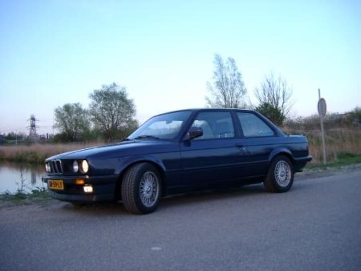 BMW 320i