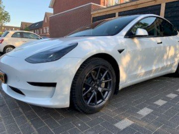 Tesla Model 3 Standard Range Plus