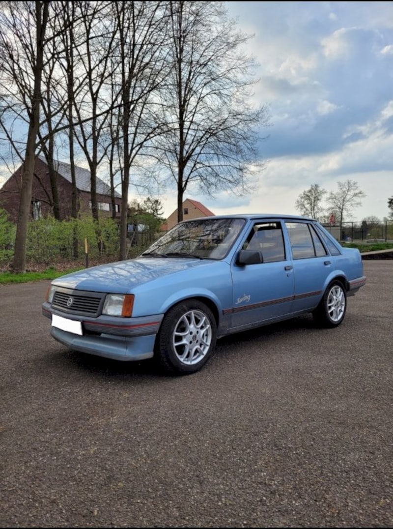 Opel Corsa 1.2 S Swing (1988)