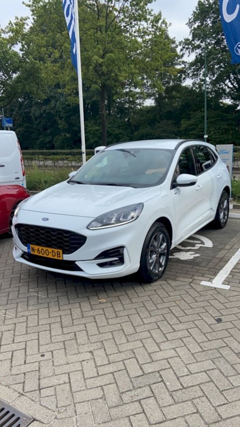 Ford Kuga 2.5 PHEV ST-Line (2021)
