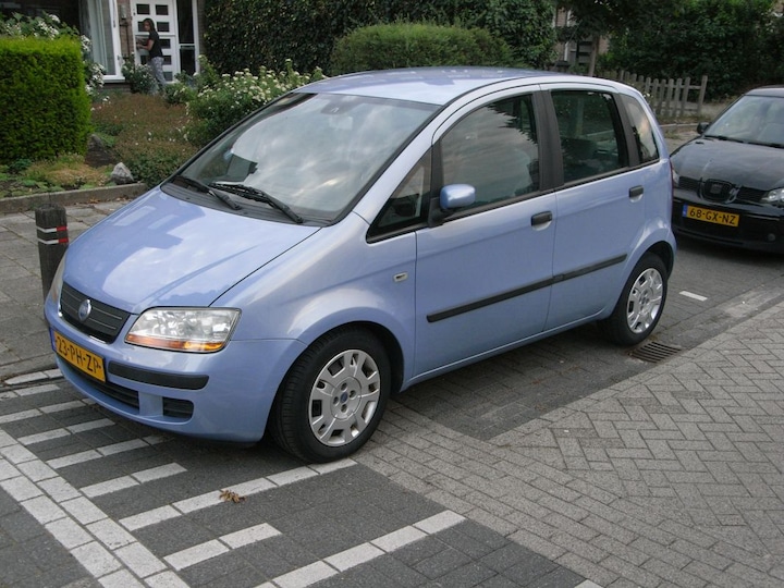 Fiat Idea 1.4 16v Dynamic Plus (2004)