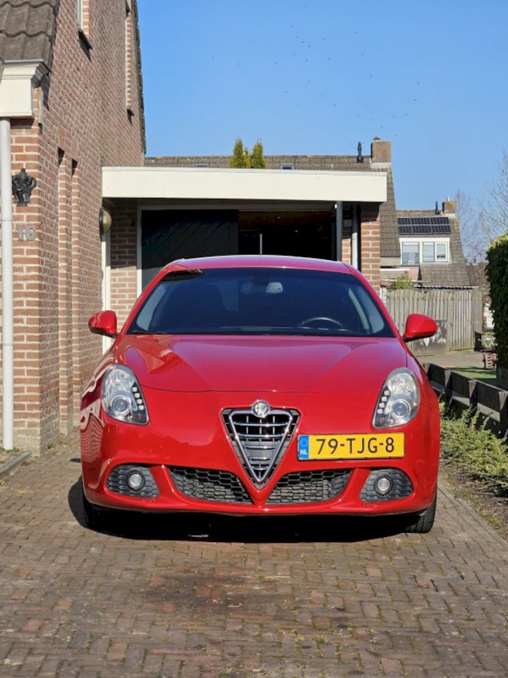 Alfa Romeo Giulietta 2.0 JTDm 170 Distinctive (2012)