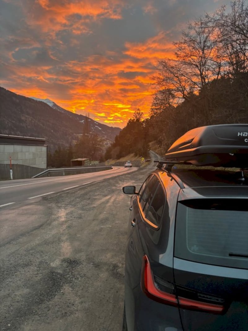 BMW 330e Touring (2021)